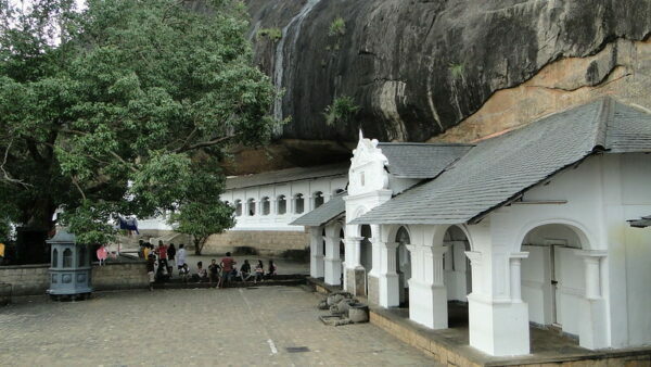 golden temple of dambulla