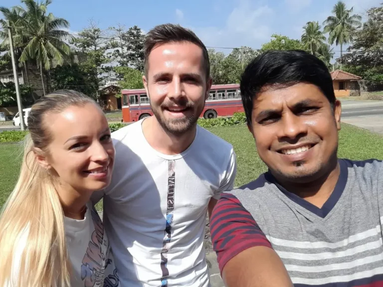 Ceylon Hunt driver with guests in Sri Lanka