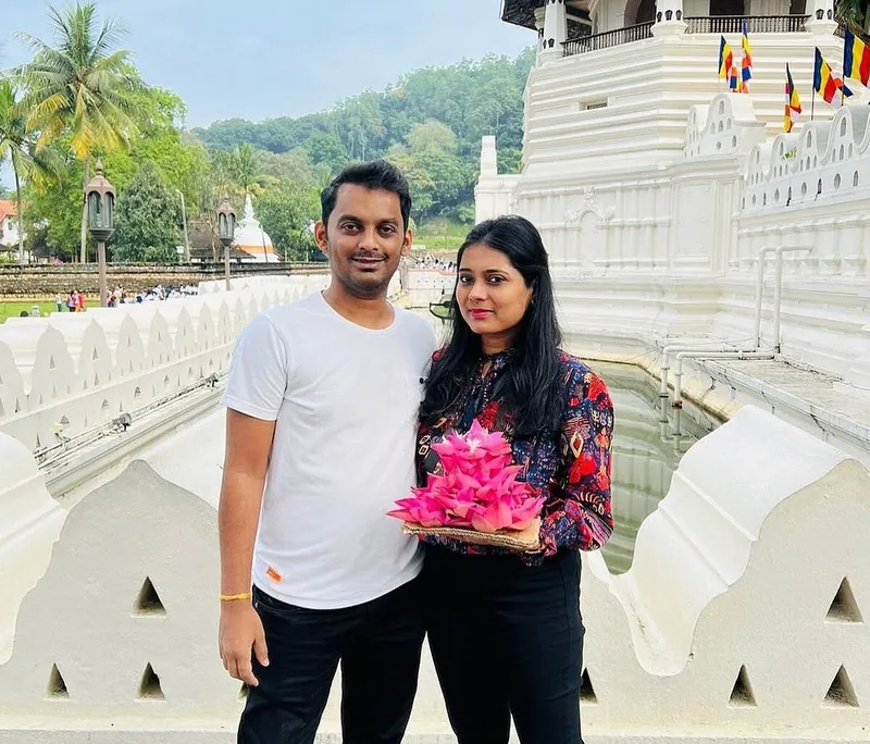 Couple at the Temple of the Tooth, Kandy